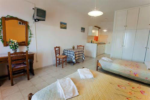 Betty Apartments ดริยอส ภายนอก รูปภาพ